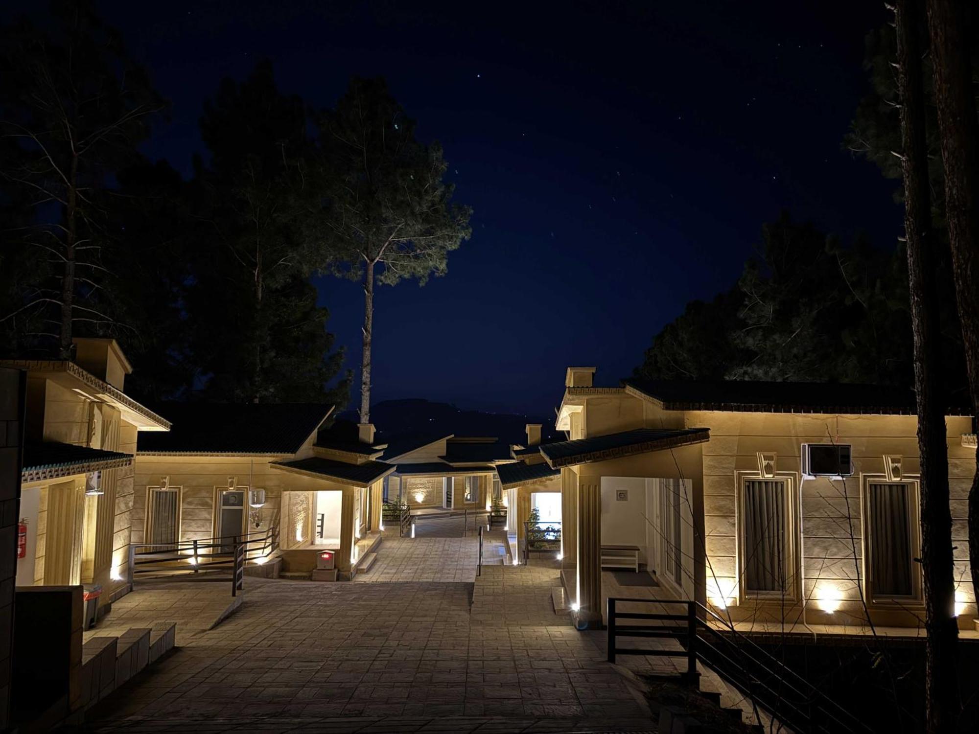 Hidden Hills Hotel & Resort Mansehra Exterior foto