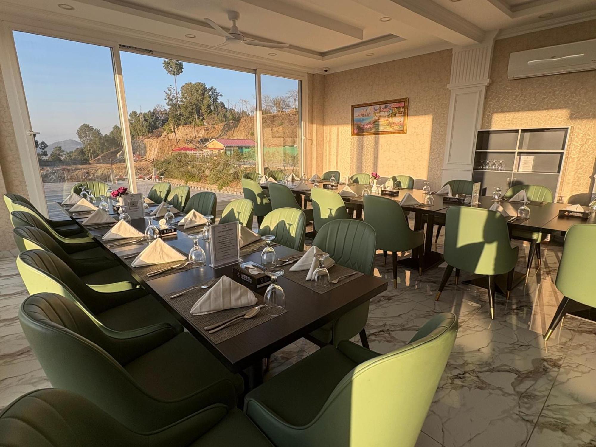 Hidden Hills Hotel & Resort Mansehra Exterior foto